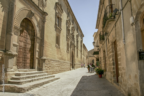 Fototapeta Naklejka Na Ścianę i Meble -  Casco histórico de la ciudad monumental de Baeza en la provincia de Jaén, Andalucía