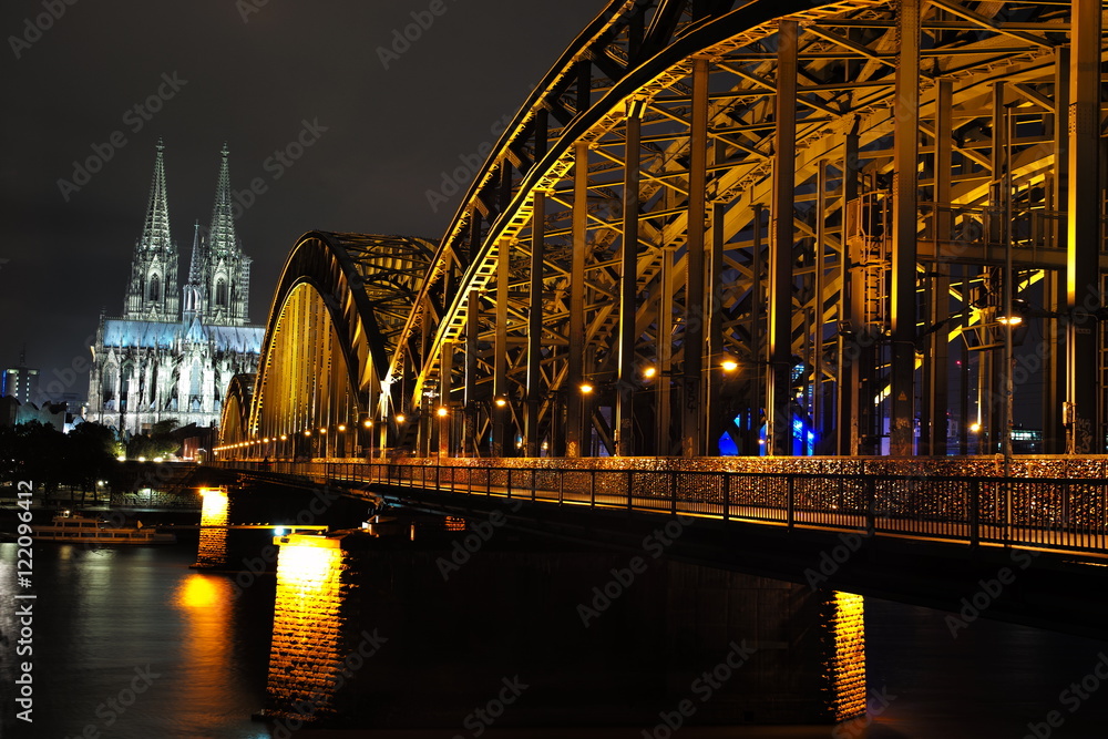 Fototapeta premium Hohenzollernbrücke in Köln
