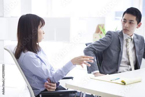 Wallpaper Mural Bright office, man, woman Torontodigital.ca