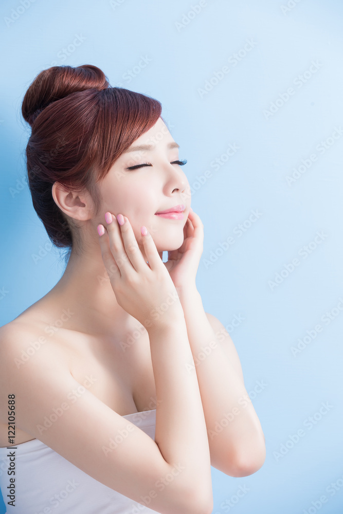 beauty woman smile to you beauty woman smile to you