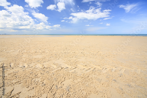 Tropical sand beach in the sea use polarizing filter