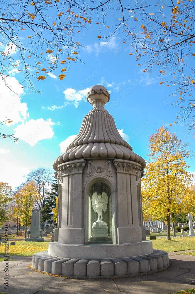 Obraz premium Forest Lawn Cemetery