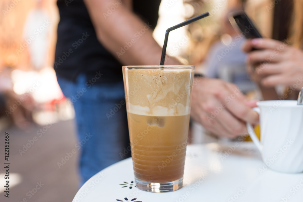 Frappe in einem griechischen Cafe Frappe in einem griechischen Cafe