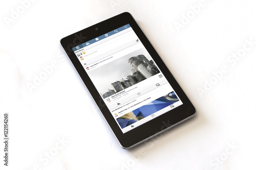 Browsing generic social media on a tablet