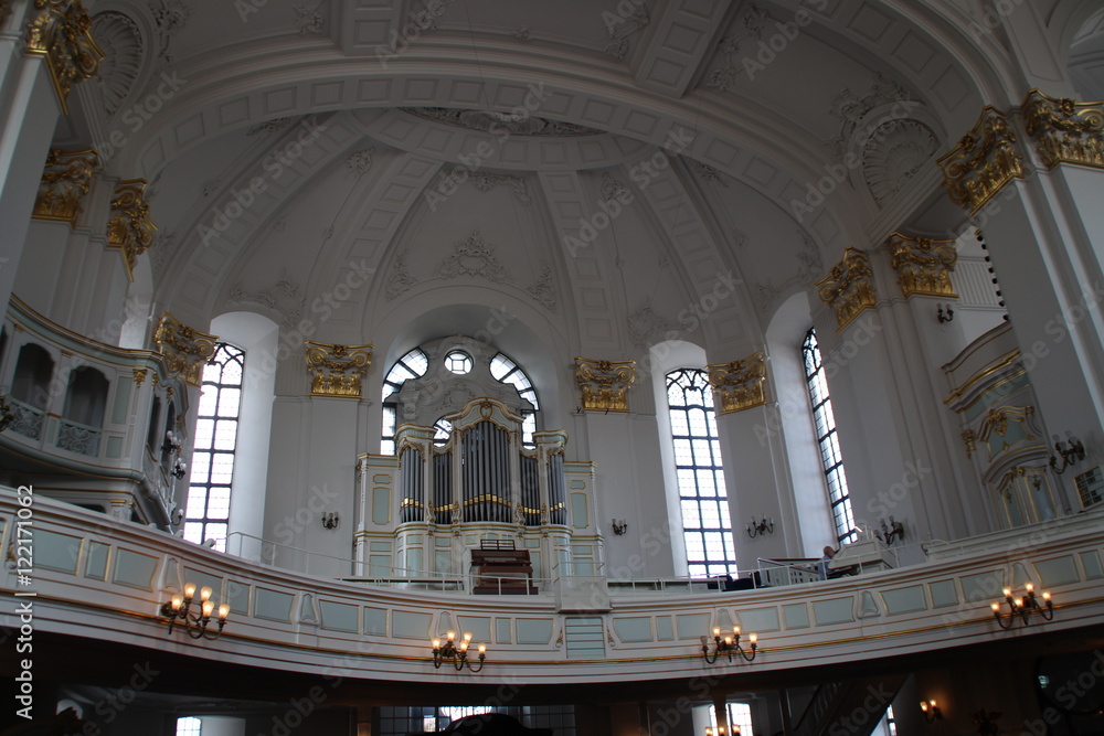  Die Marcussen Orgel in Hamburg