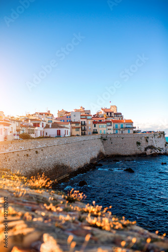 Schilderij op canvas Landscape view on the old coastal village and fortification of Antibes on the fr