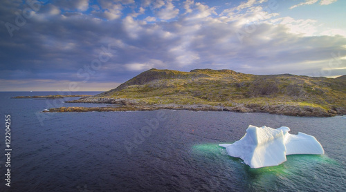 Fotografie, Obraz Iceberg in Bay in Newfoundland