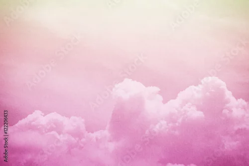 Obraz artystyczna miękka chmura i niebo z grunge tekstury papieru