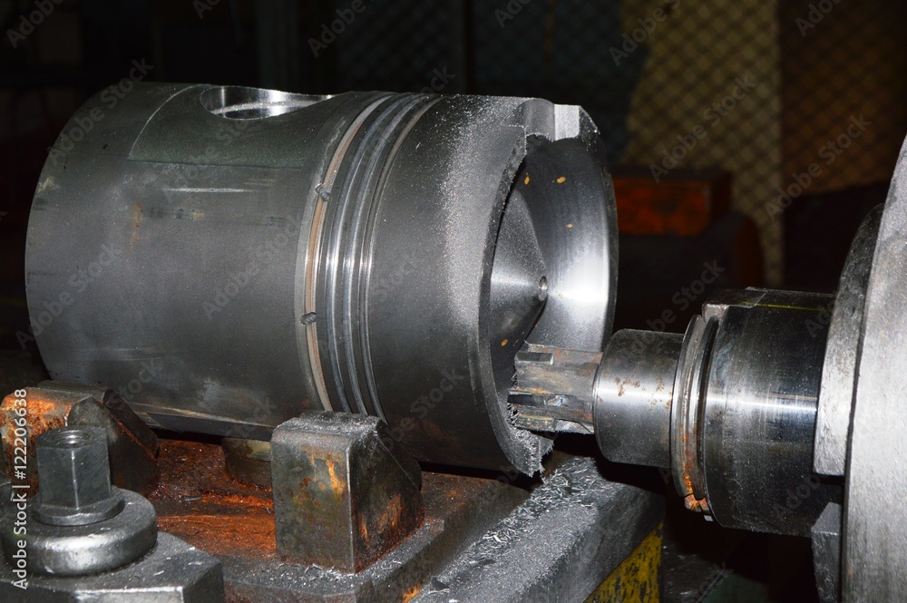 фрезерование пазов поршня.