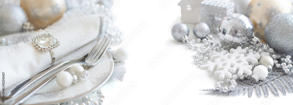 Silver and cream Christmas Table Setting Silver and cream Christmas Table Setting