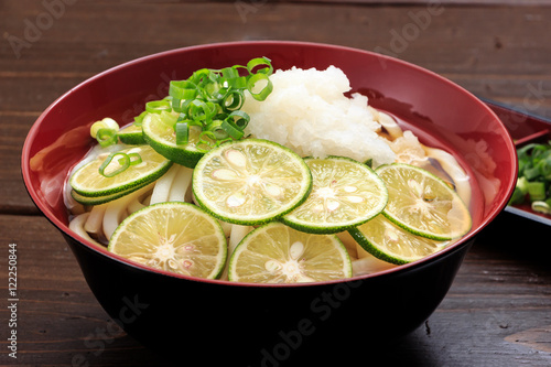 thick white noodles with sliced Sudachi
