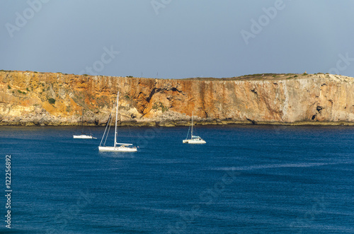 voiliers sur l'océan photo