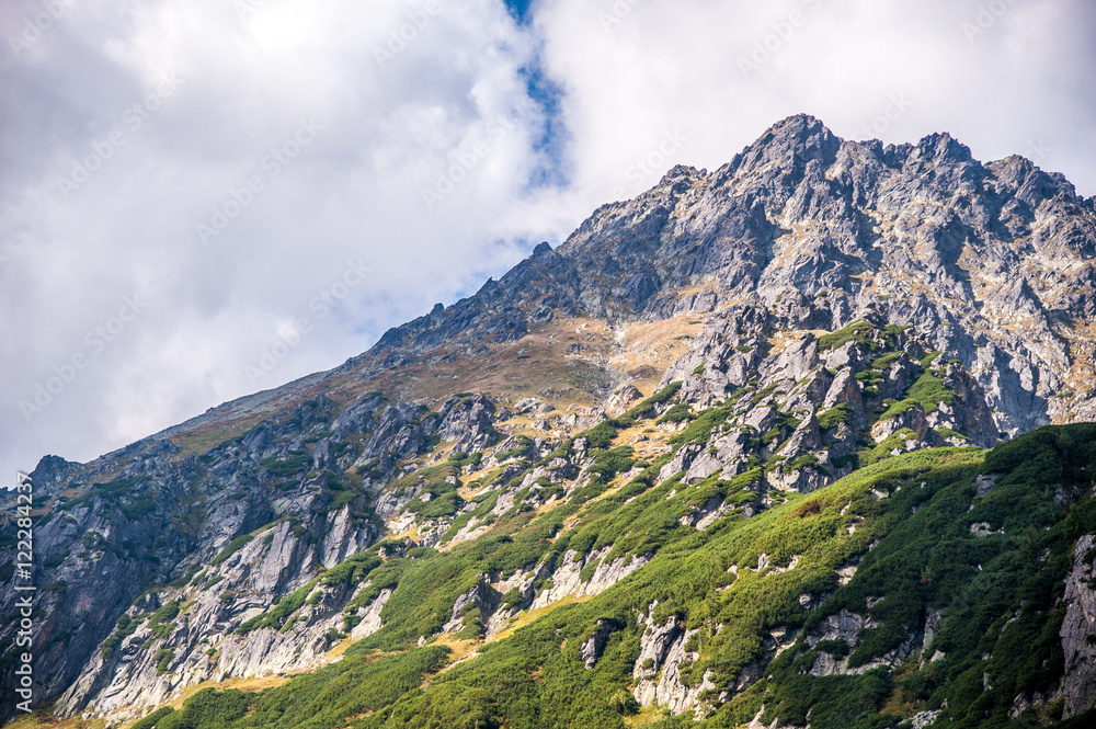 Fototapeta premium mountain landscape / mountain view from the trail 