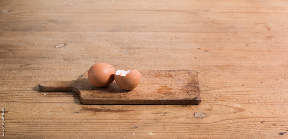 Egg table Egg table
