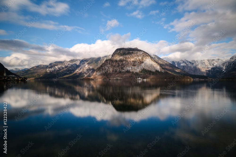 Langzeitbelichtung am Hallstätter See, Österreich
