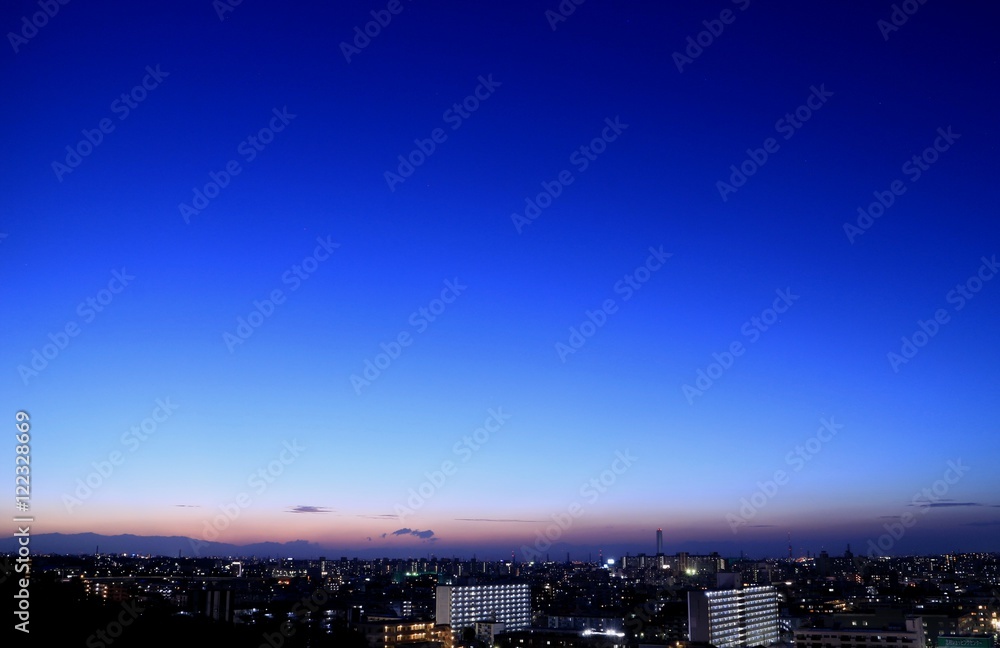 Fototapeta premium ブルーモーメントと街並み