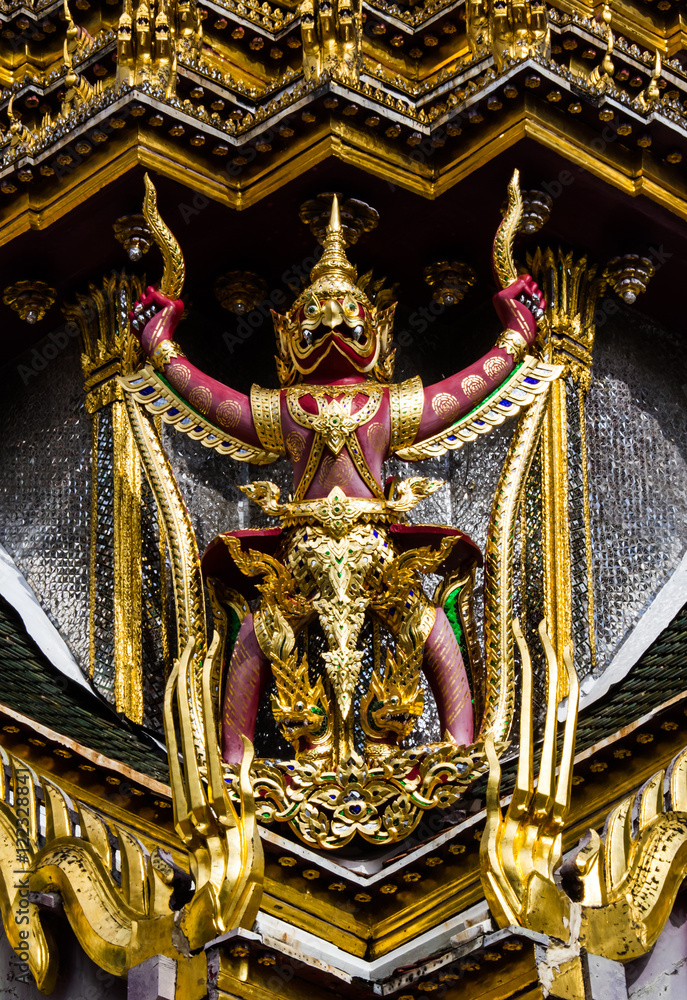 Fototapeta premium Art of Grand palace roof