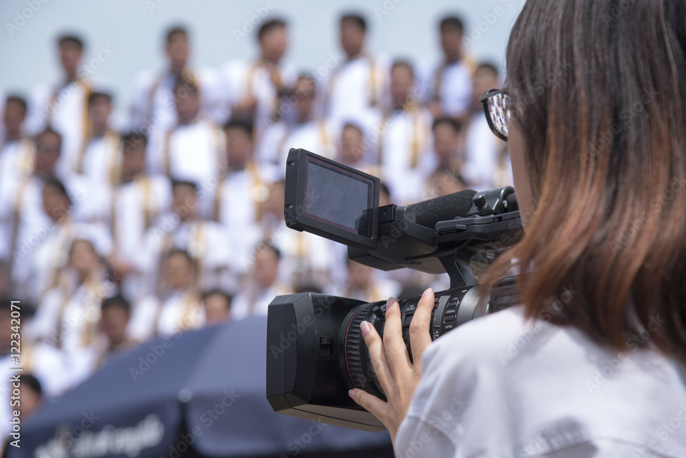 a female cameraman