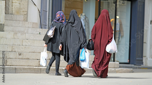 Fototapeta Naklejka Na Ścianę i Meble -  Femmes musulmanes