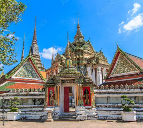 Wat Phra Chetuphon Vimolmangklararm Rajwaramahaviharn or Wat Pho in Bangkok of Thailand © Photo Gallery