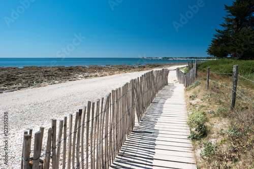 Ganivelles d'accès à la plage © zigee