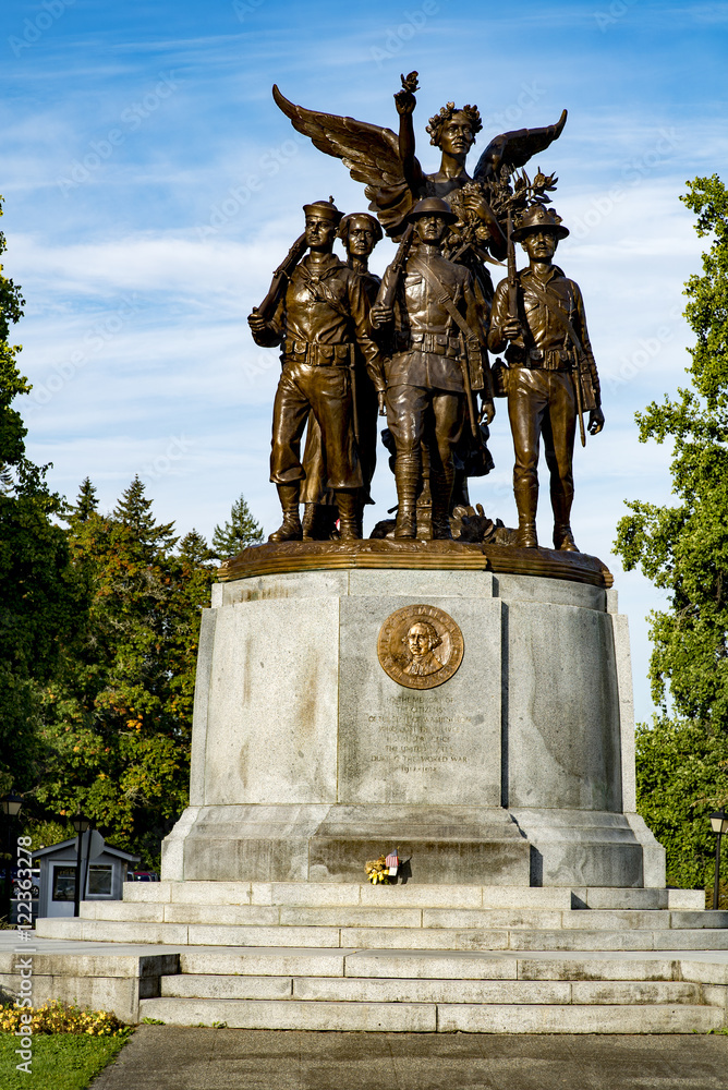 Fototapeta premium Washington State Capitol Winged Victory Memorial Monument - Honoring World War One Soldiers 