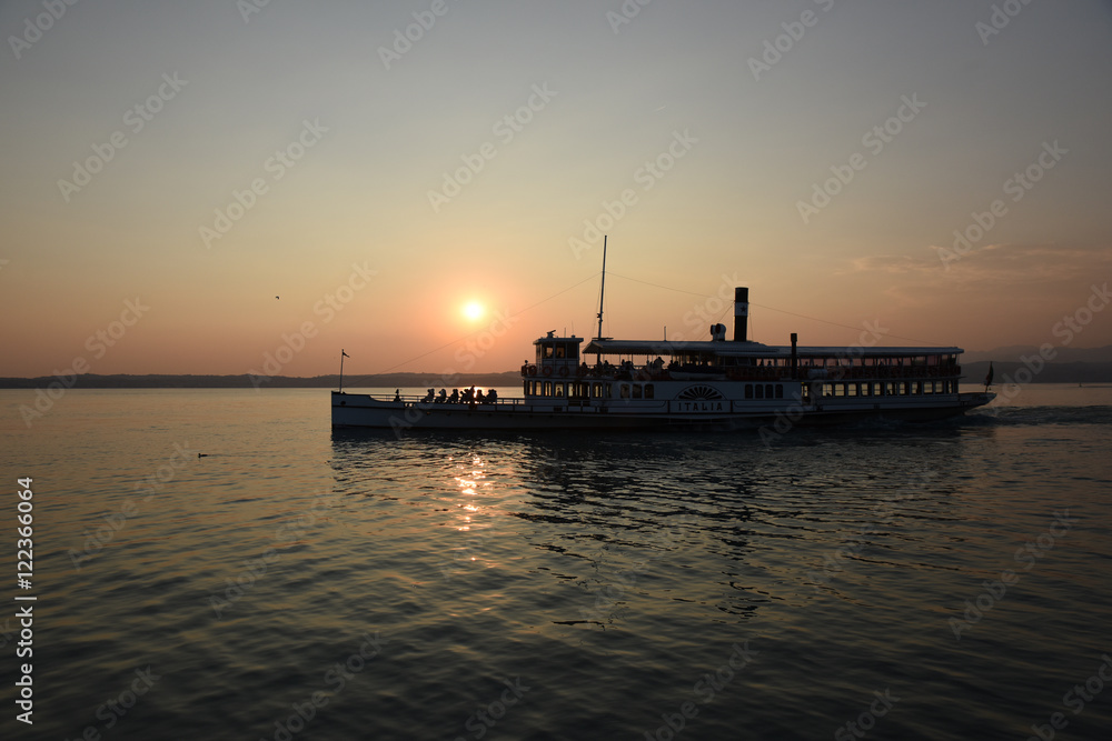 tramonto persone al tramonto guardare il tramonto cigno al tramonto mare lago estate spettacolo natura sole, 