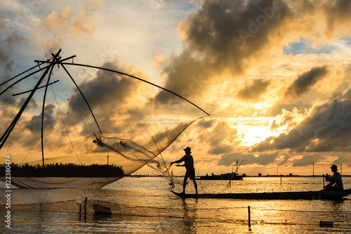 Wallpaper Mural Fishing in the flood season, Chau Doc, An Giang. The annual floods (between Aug and Nov) carry nutrient-rich silt to farmland around the river and provide the moisture needed to grow fields of rice. Torontodigital.ca