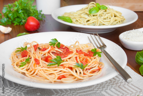 Spaghetti pasta with vegetable sauce