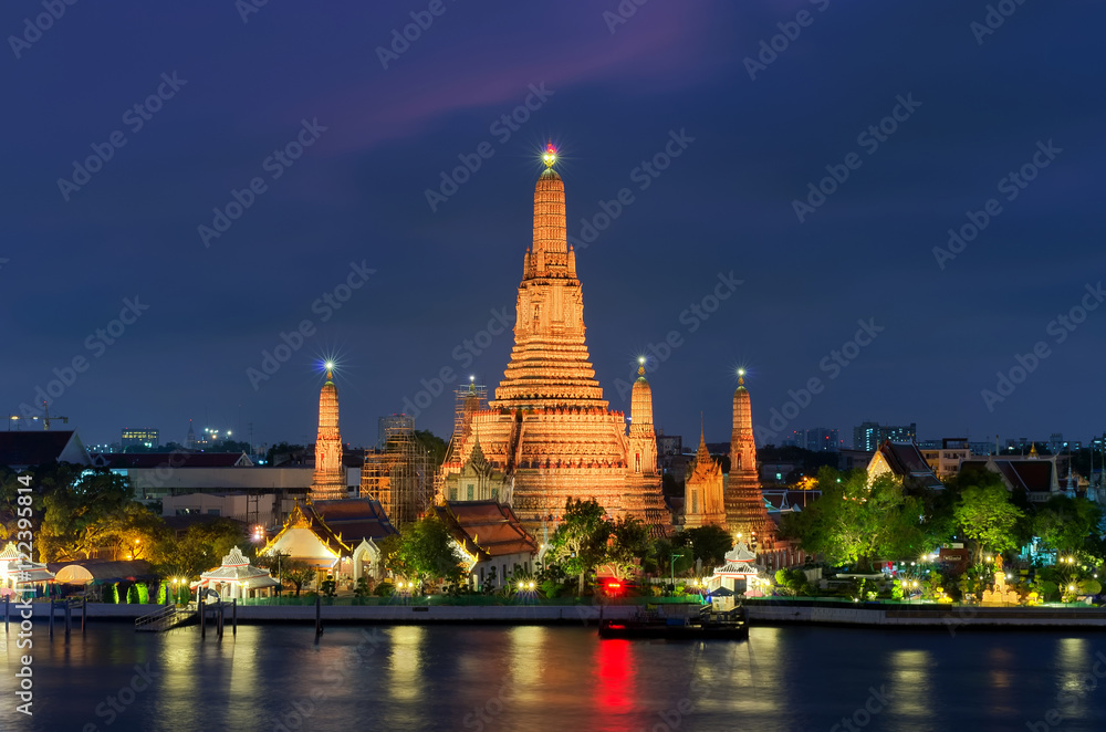 Fototapeta premium Wat Arun temple