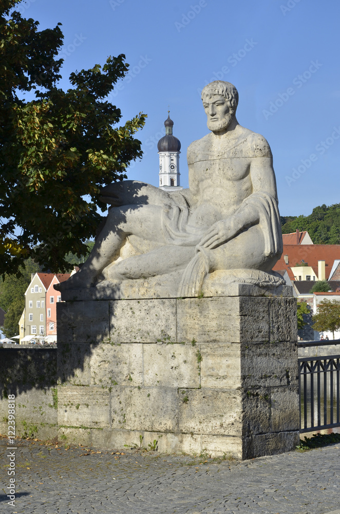 Skulptur 'Vater Lech', Landsberg am Lech