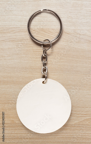 Key ring with round trinket