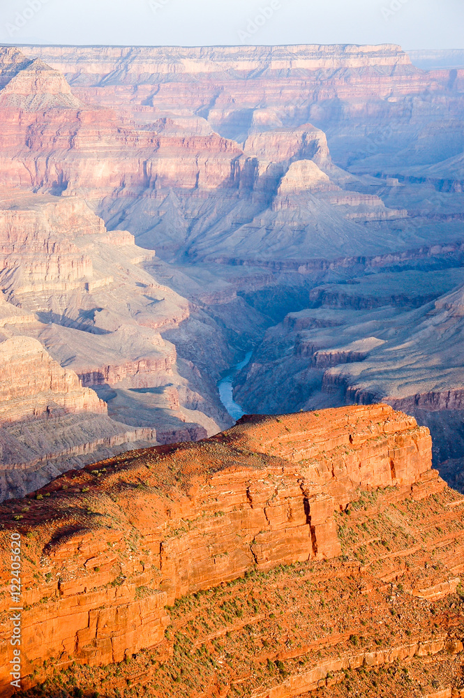 Morning sunlight, shadow, Hopi Point, Grand Canyon Morning sunlight, shadow, Hopi Point, Grand Canyon