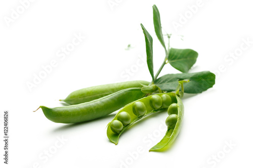 Fresh green peas with leaves