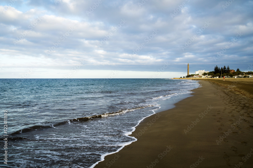 Morning exercises at Maspalomas Beach / Spain