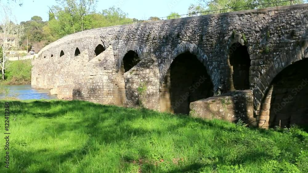 Pont médiéval sur la Cèze Pont médiéval sur la Cèze
