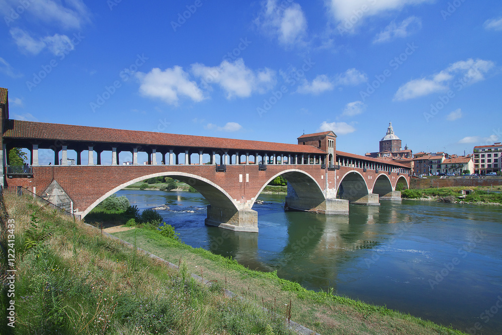 Fototapeta premium pavia ponte vecchio ponte coperto lombardia italia europa