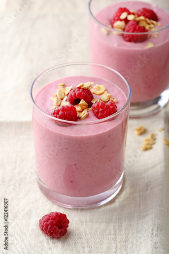 Raspberry smoothie with cereals