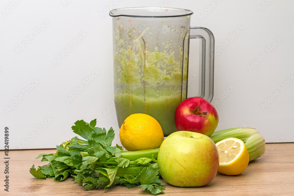 Cocktail of apium fruit diet Cocktail of apium fruit diet
