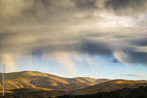 Lluvia sobre las montañas de la Sierra de Gredos, en Avila.