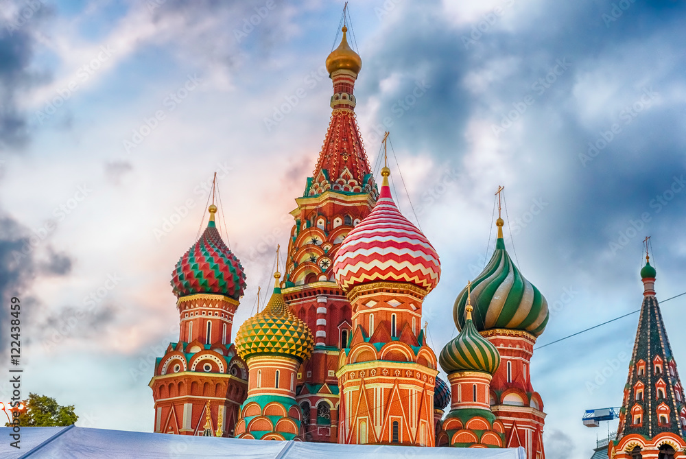 Obraz premium Saint Basil's Cathedral on Red Square in Moscow, Russia