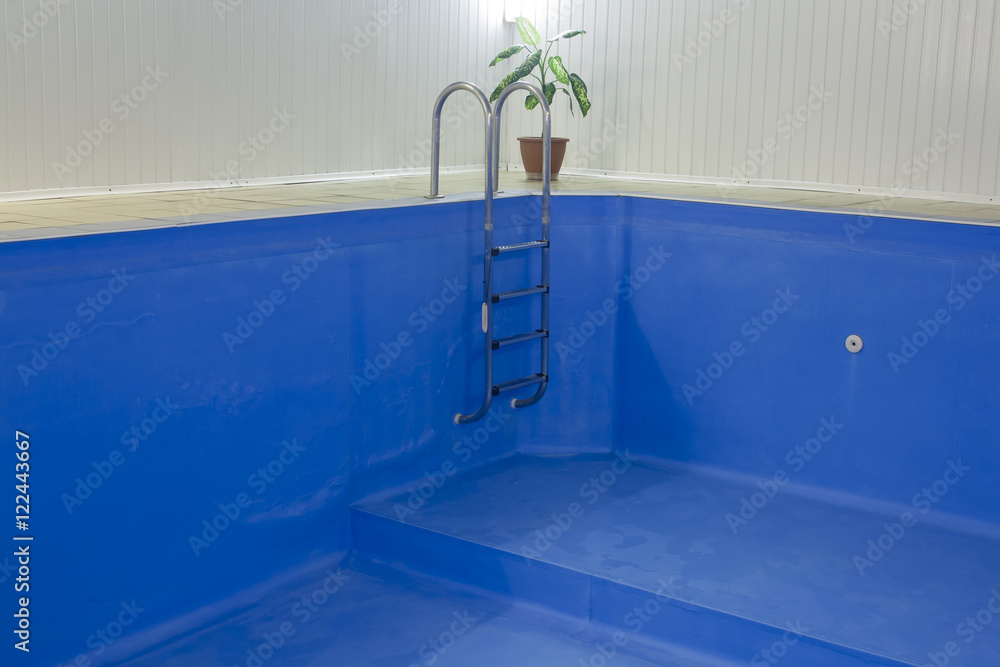 empty water pool