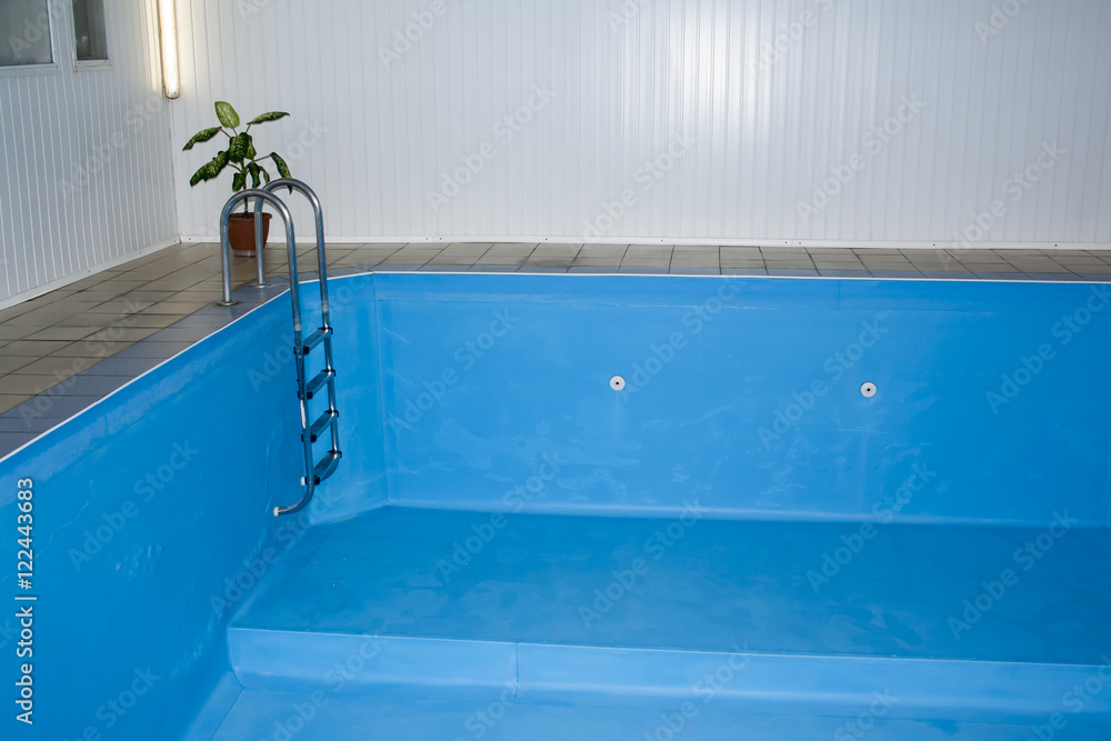 empty water pool