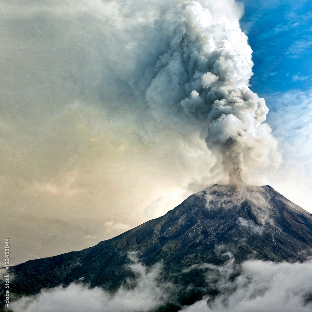 Fototapeta Wybuch wulkanu Tungurahua, Ekwador