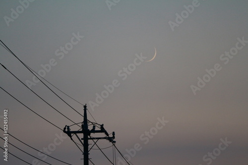 水無月六月三日己丑三日月