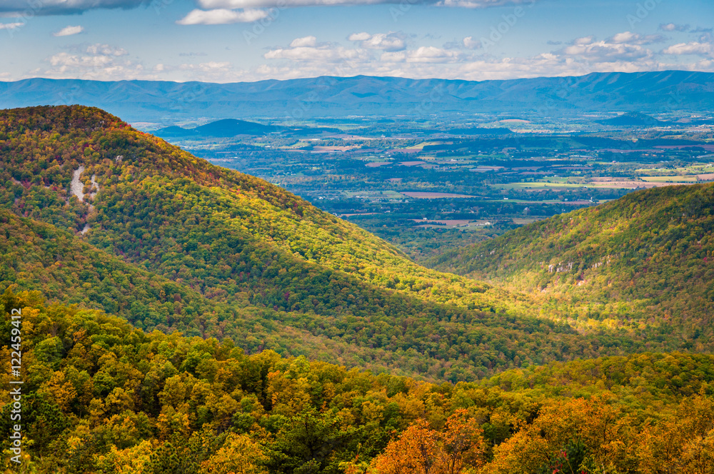 Early autumn view of the Shenandoah Valley, seen from Skyline Dr