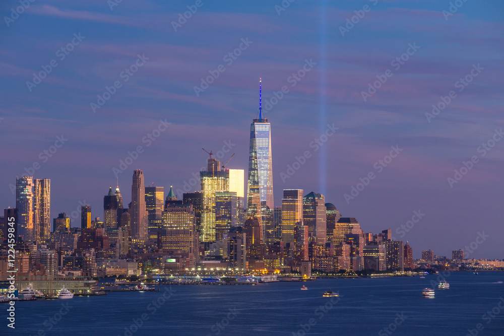 Obraz premium Downtown Manhattan skyline at sunset