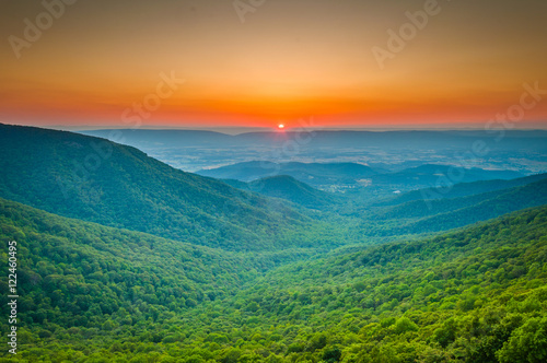 Sunset over the Blue Ridge and Shenandoah Valley from Crescent R © jonbilous