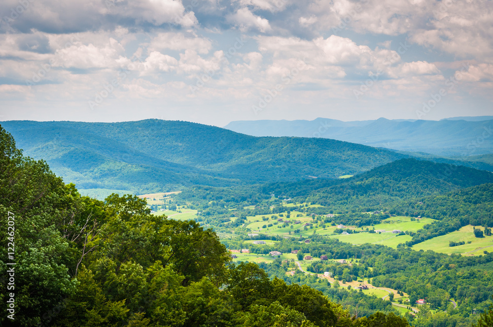 View of the Blue Ridge Mountains and Shenandoah Valley in Shenan