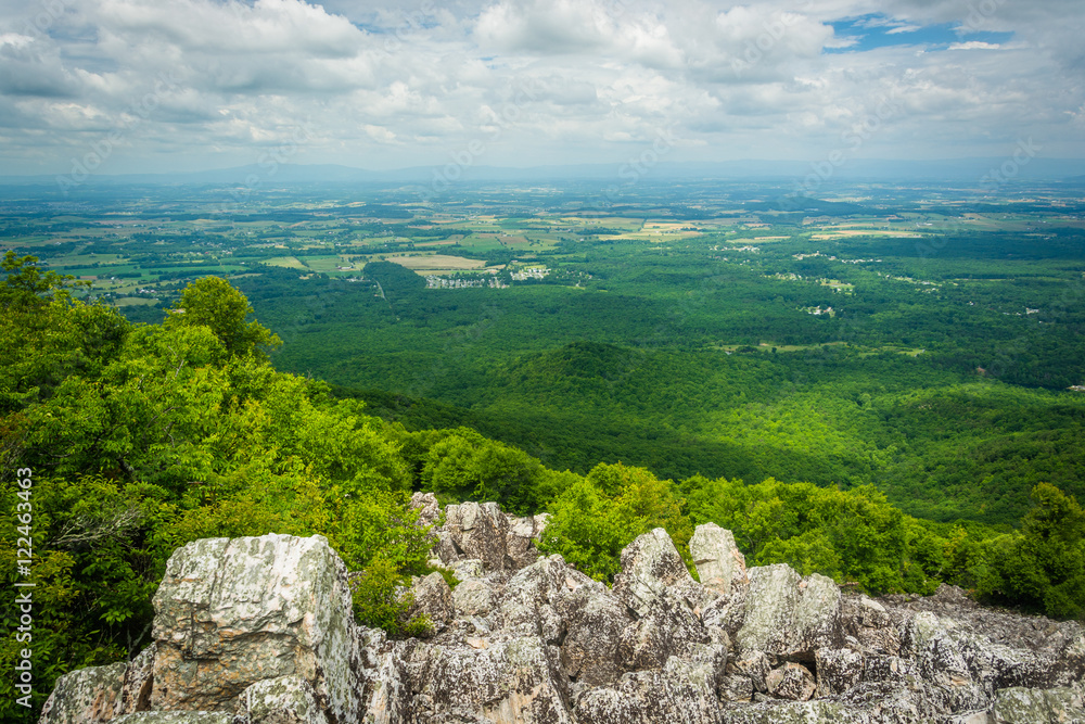 View of the Shenandoah Valley and Blue Ridge Mountains from the